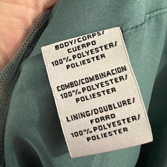 Monique Lhuillier Bridesmaids Tulle Halter Style Gown - size 12 - NWT - Picture 6 of 8